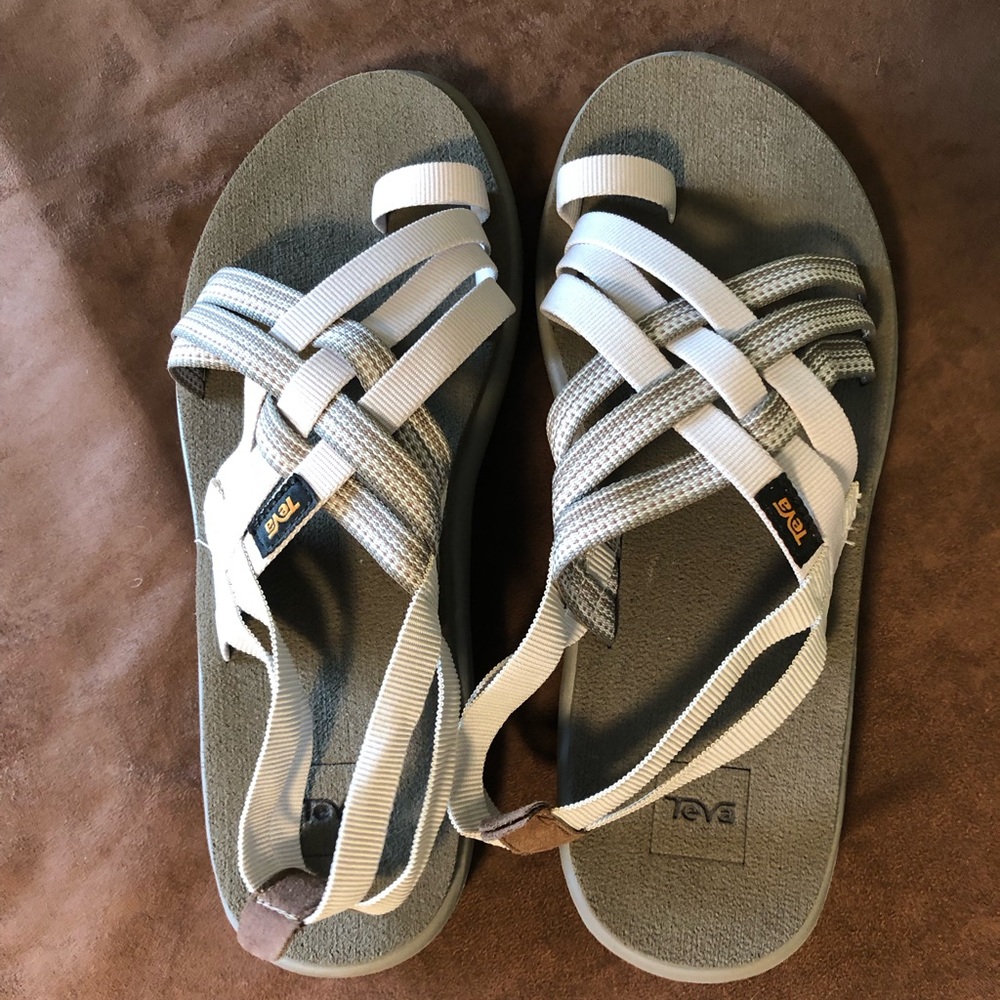 Teva voya strappy
